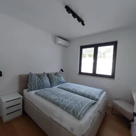 Apartament Anamarija *